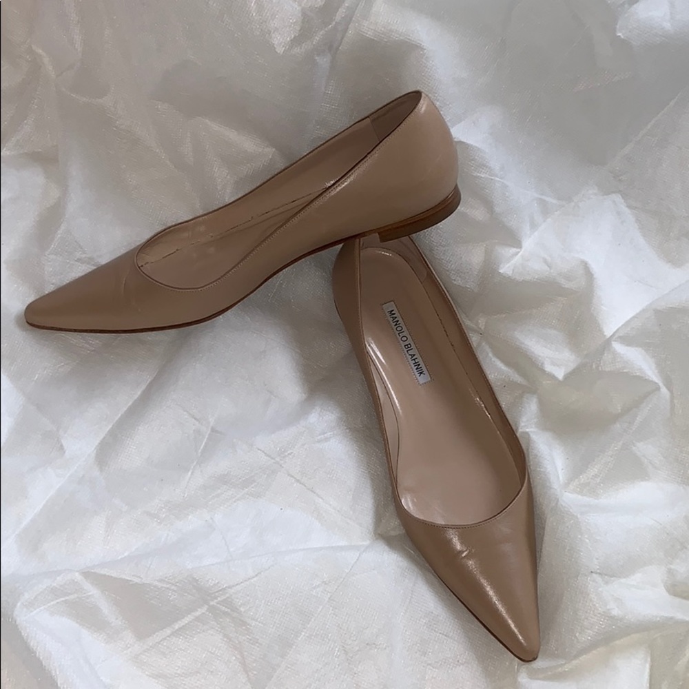 Manolo Blahnik pointy leather flats